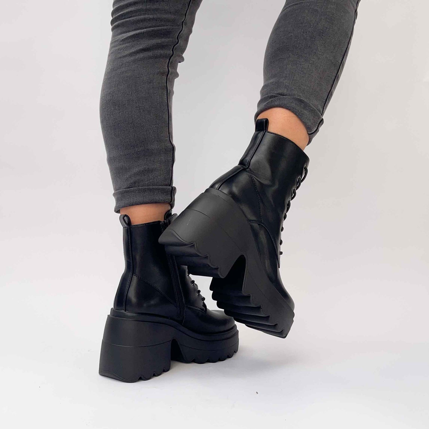 Botines Negro De Mujer Con Plataforma 2466