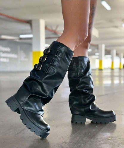 Botas de broches que transforman tu outfit N° 6526