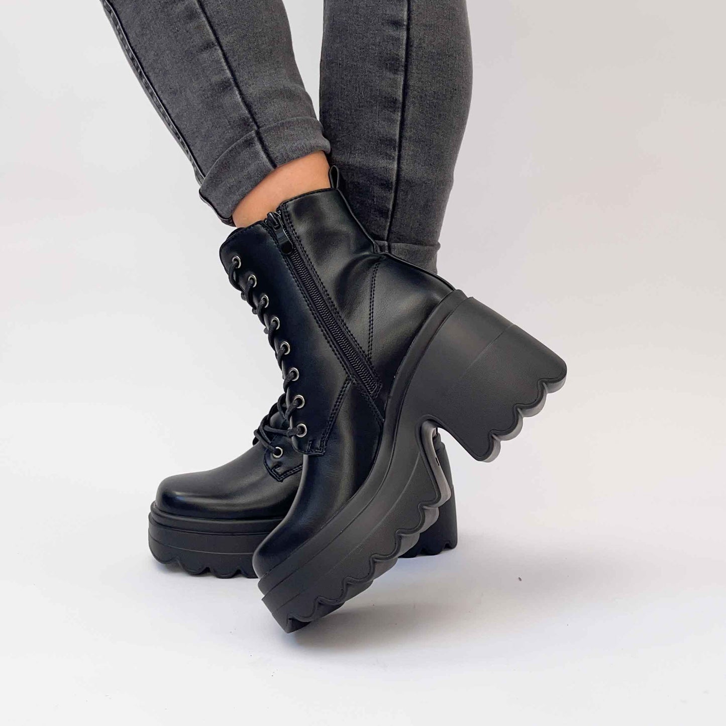 Botines Negro De Mujer Con Plataforma 2466